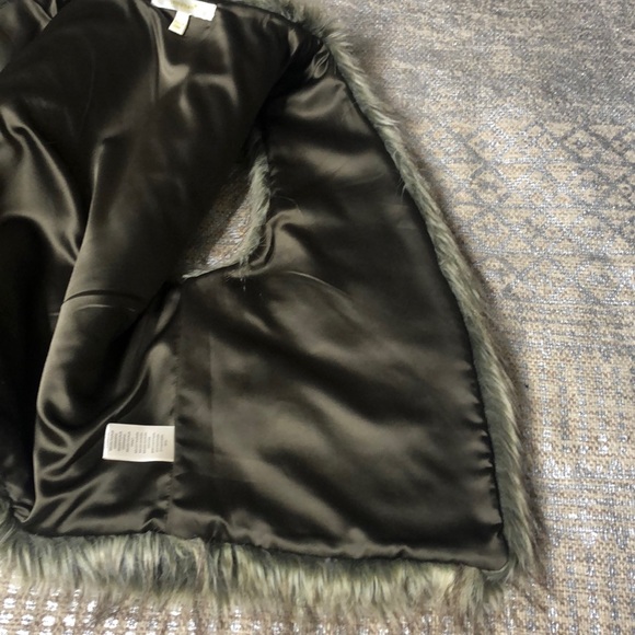 JENNY HAN FAUX FUR VEST WOMENS SIZE LARGE - Picture 4 of 13